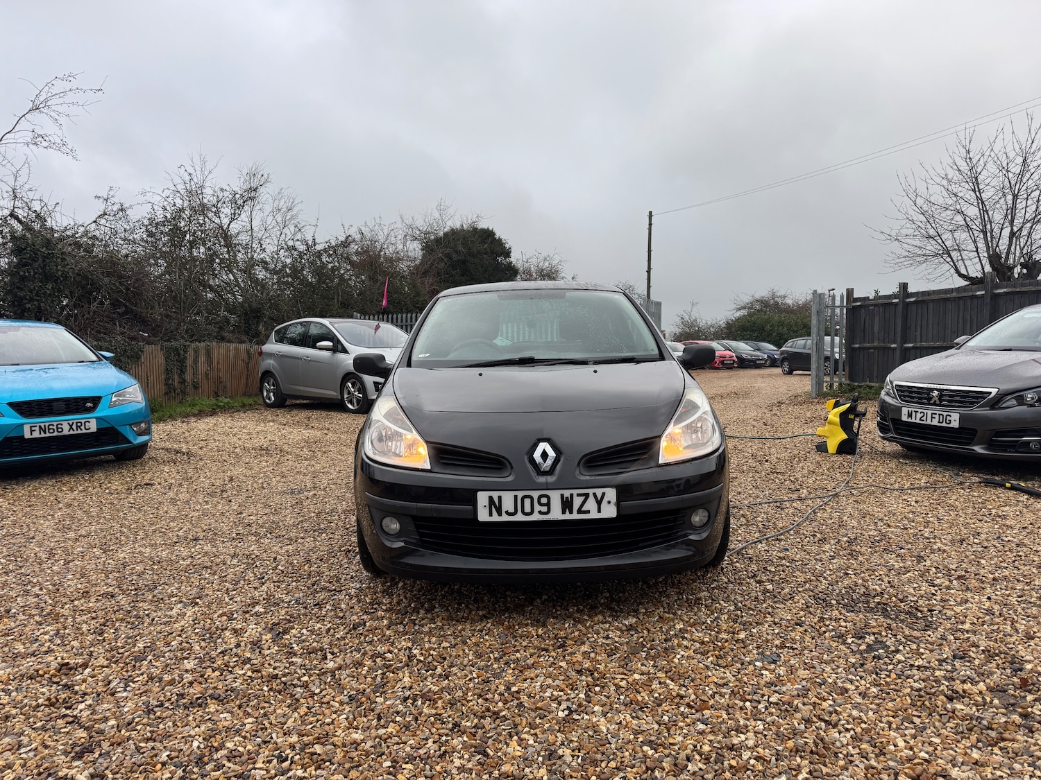 Used Renault Clio 2009 for sale - 77648284: Photo 2