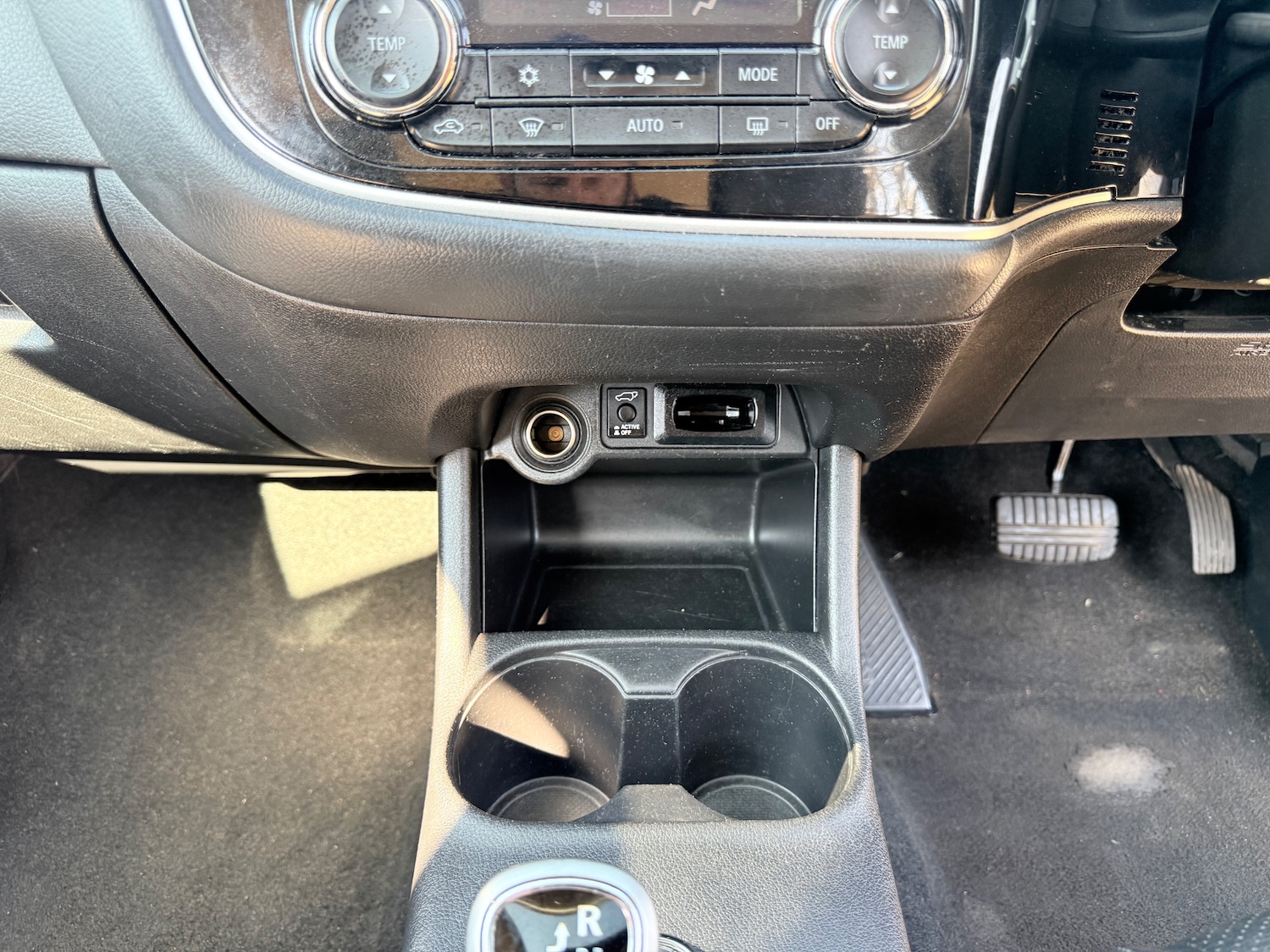 Used Mitsubishi Outlander 2014 for sale - 77942205: Photo 40