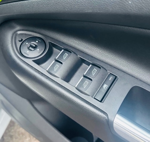 Used Ford Kuga 2015 for sale - 77205811: Photo 11