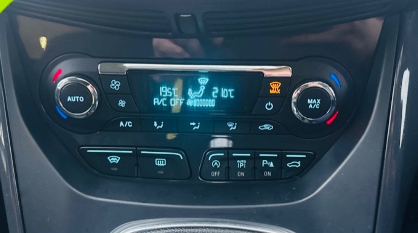 Used Ford Kuga 2015 for sale - 77205811: Photo 15