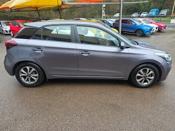 Used Hyundai i20 2019 for sale - 78042391: Photo