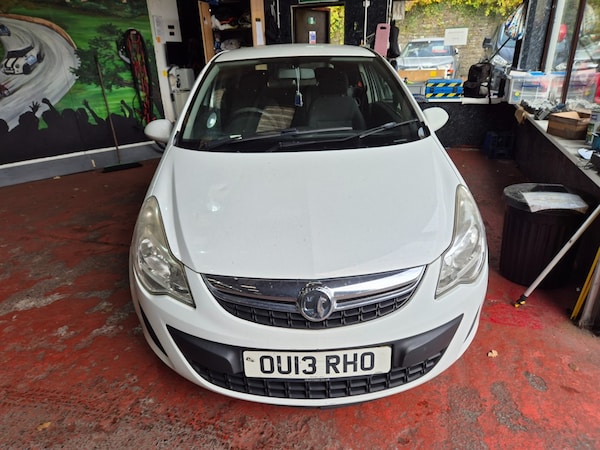 Used Vauxhall Corsa 2013 for sale - 76302562: Photo 2