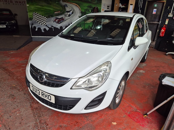 Used Vauxhall Corsa 2013 for sale - 76302562: Photo 3