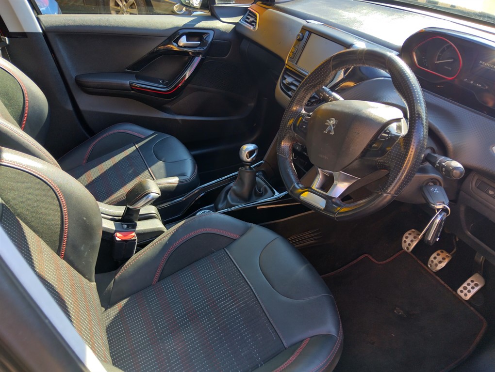 Used Peugeot 2008 2017 for sale - 77336181: Photo 13