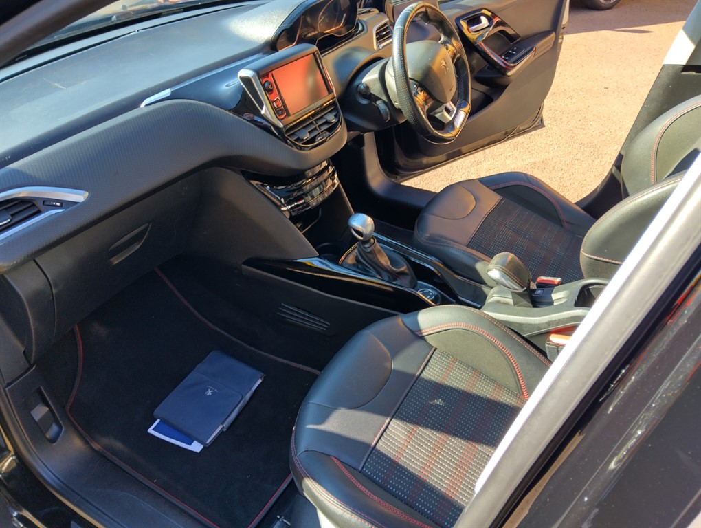 Used Peugeot 2008 2017 for sale - 77336181: Photo 16