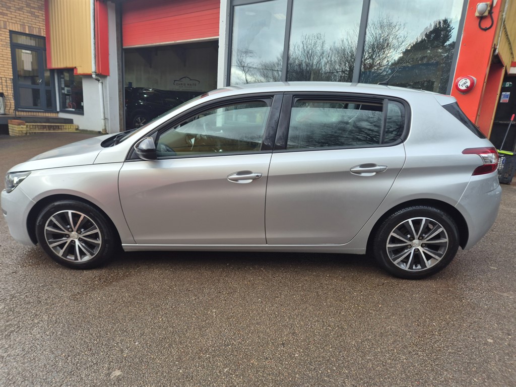 Used Peugeot 308 2015 for sale - 77532400: Photo 4