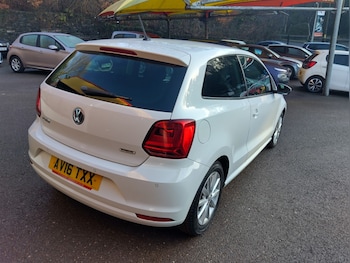 Used Volkswagen Polo 2016 for sale - 77336175: Photo