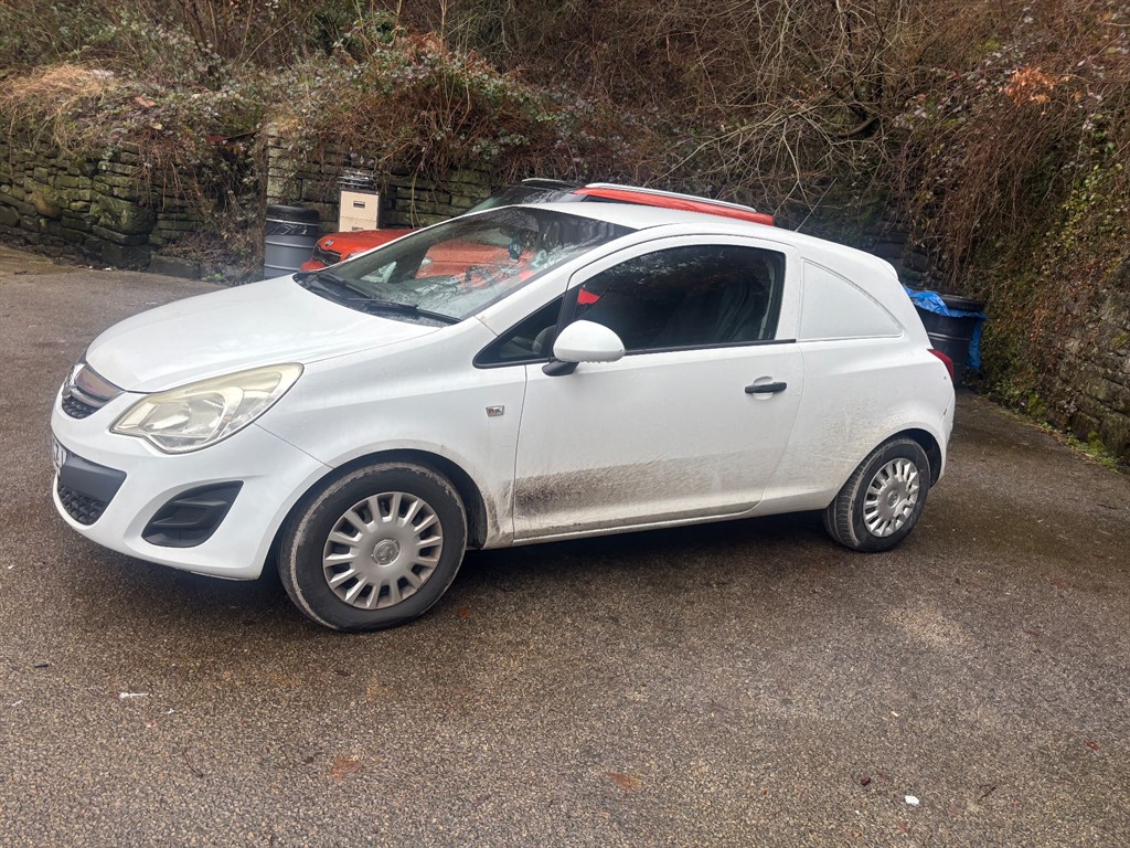 Used Vauxhall Corsa 2012 for sale - 77420667: Photo 2