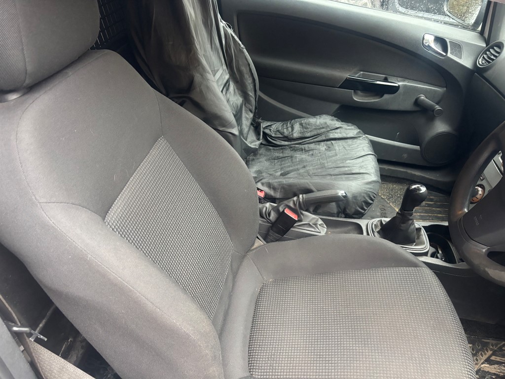 Used Vauxhall Corsa 2012 for sale - 77420667: Photo 5