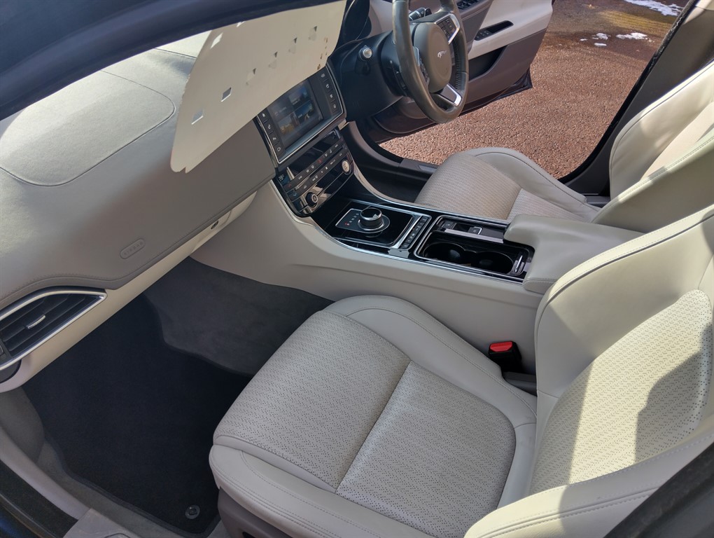 Used Jaguar XE 2018 for sale - 77336115: Photo 10