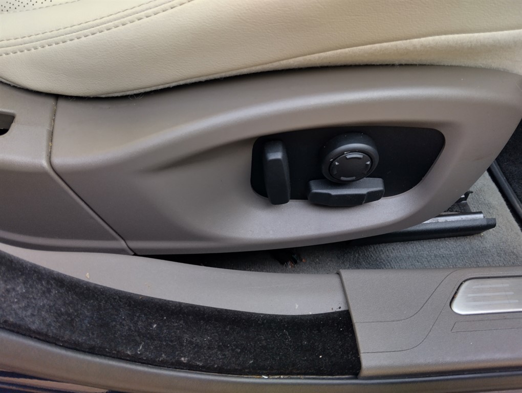 Used Jaguar XE 2018 for sale - 77336115: Photo 15