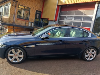 Used Jaguar XE 2018 for sale - 77336115: Photo