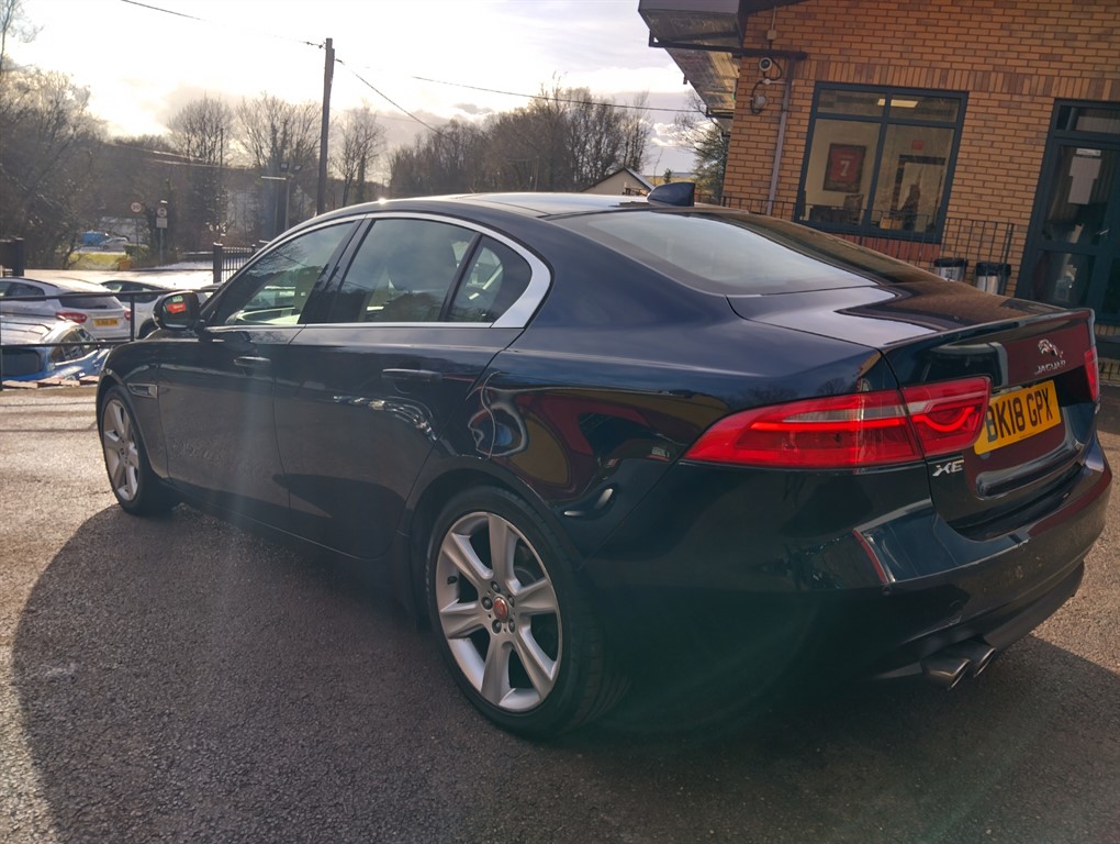 Used Jaguar XE 2018 for sale - 77336115: Photo 4