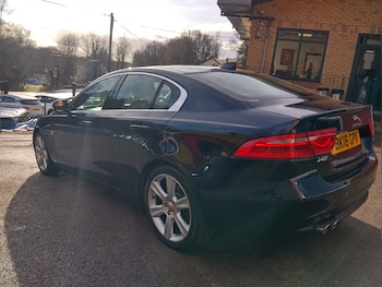 Used Jaguar XE 2018 for sale - 77336115: Photo