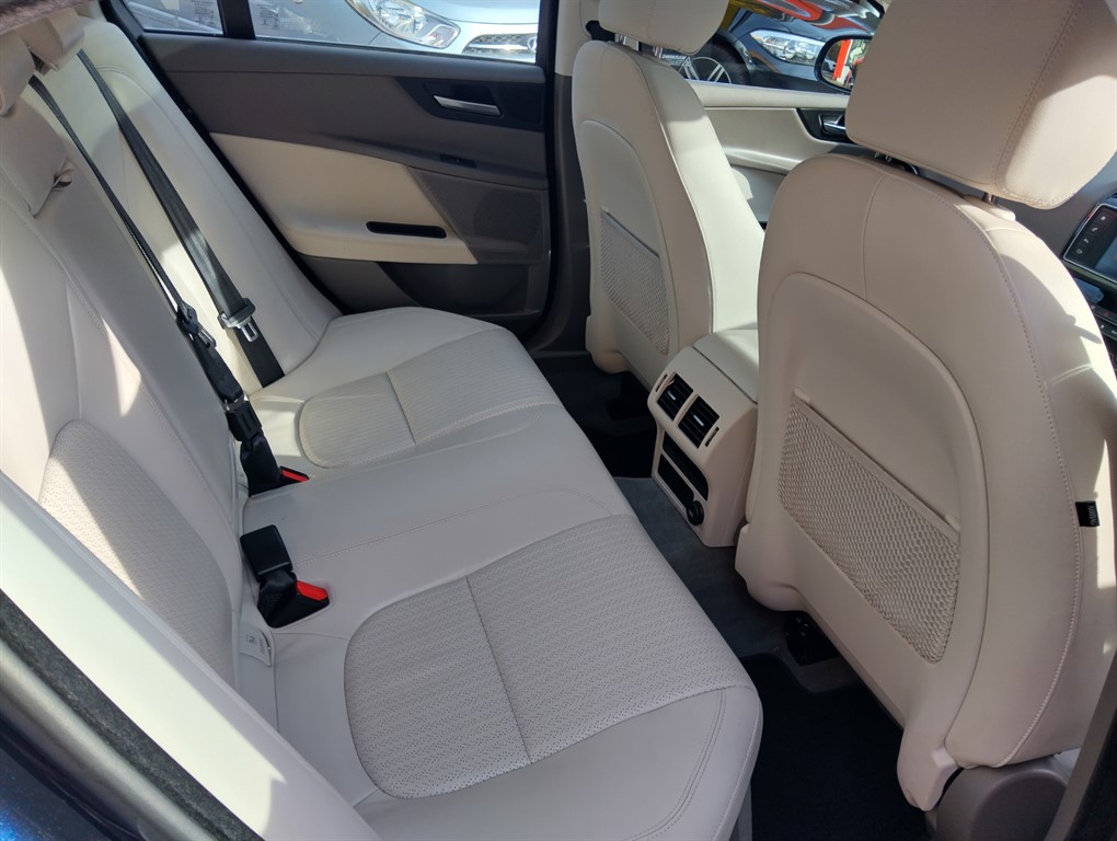 Used Jaguar XE 2018 for sale - 77336115: Photo 7