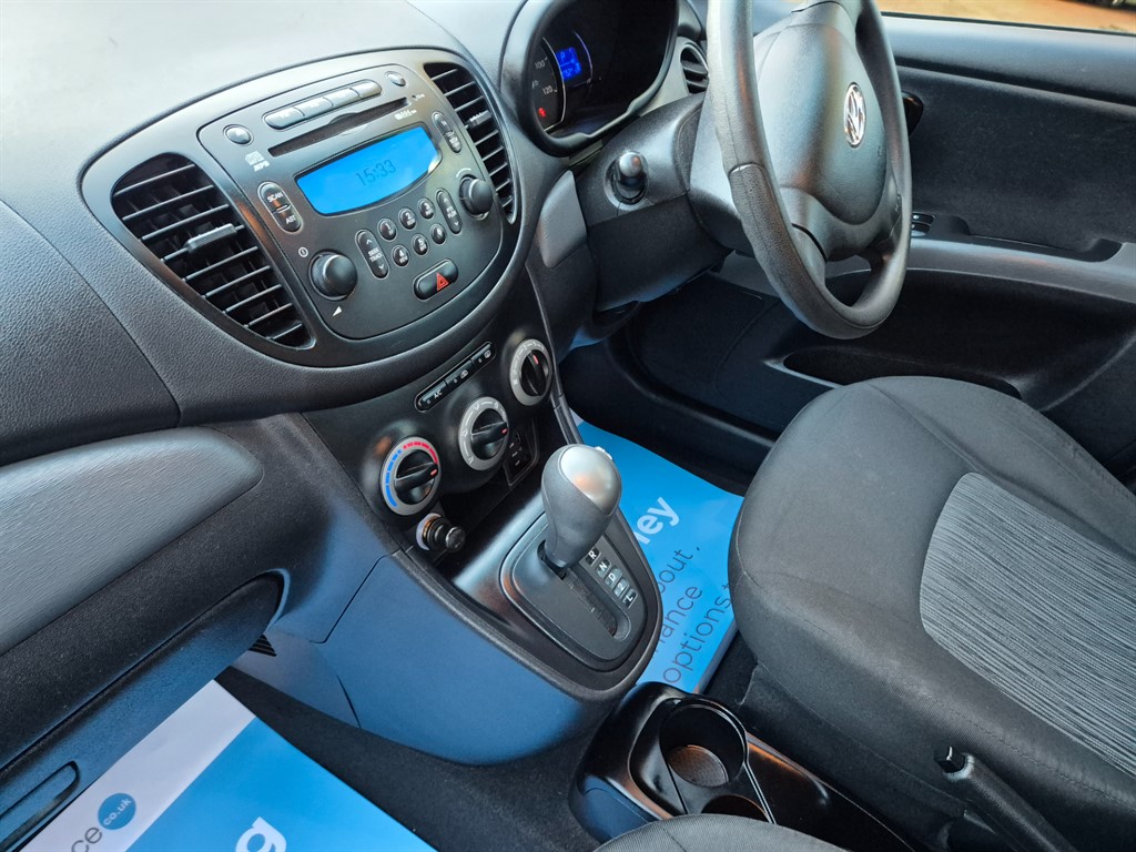 Used Hyundai i10 2013 for sale - 77336176: Photo 8