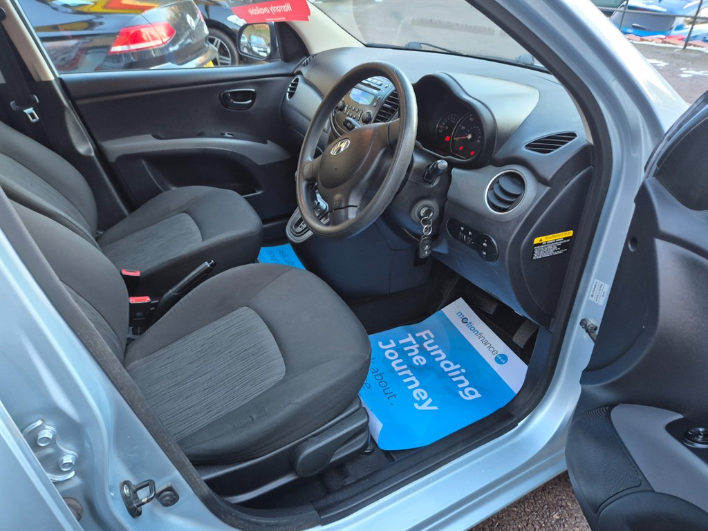 Used Hyundai i10 2013 for sale - 77336176: Photo 9