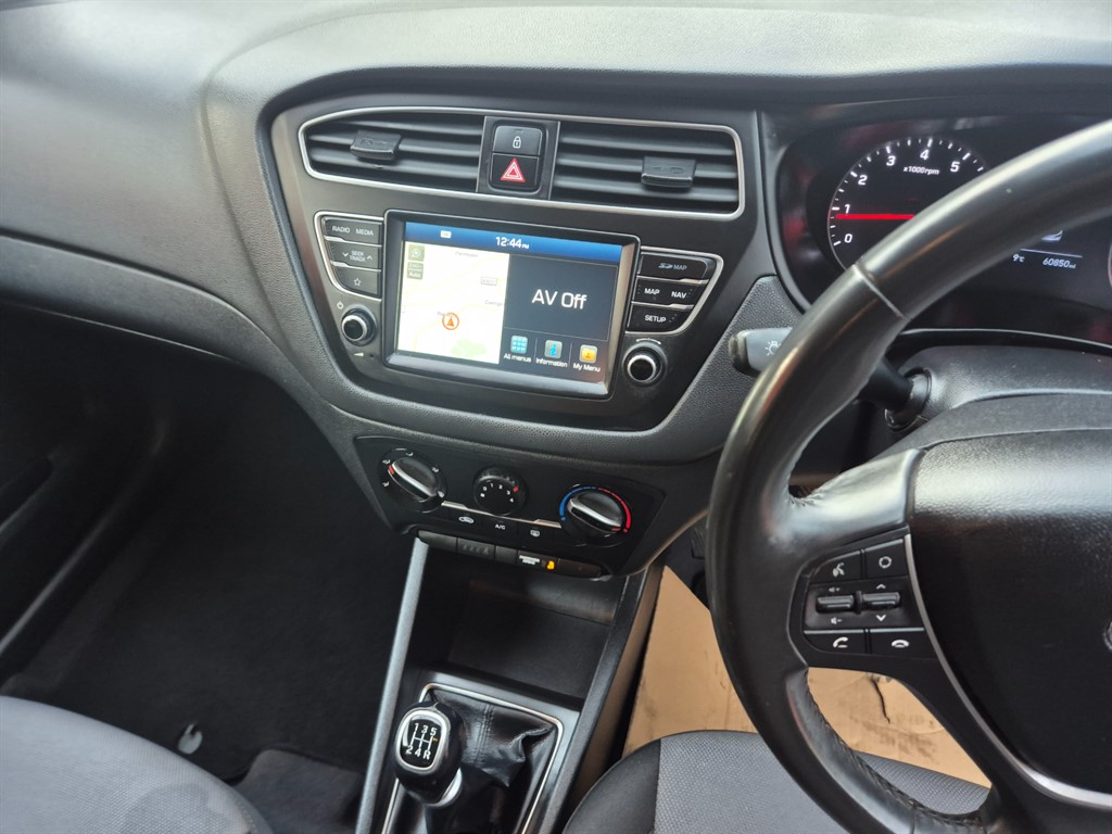 Used Hyundai i20 2019 for sale - 77336160: Photo 21