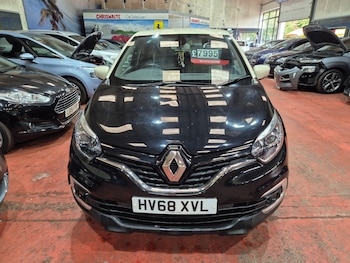 Used Renault Captur 2018 for sale - 76221948: Photo 2