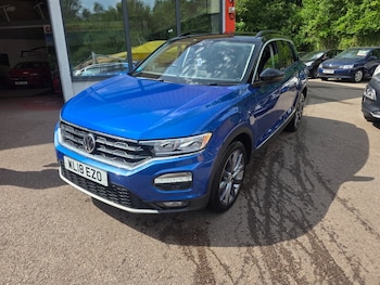 Used Volkswagen T-Roc 2018 for sale - 78736532: Photo