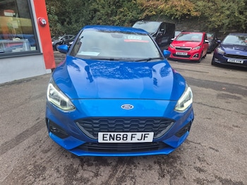 Used Ford Focus 2017 for sale - 76302542: Photo 2