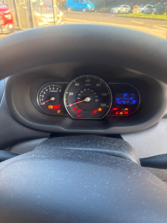 Used Hyundai i10 2013 for sale - 77079290: Photo 8