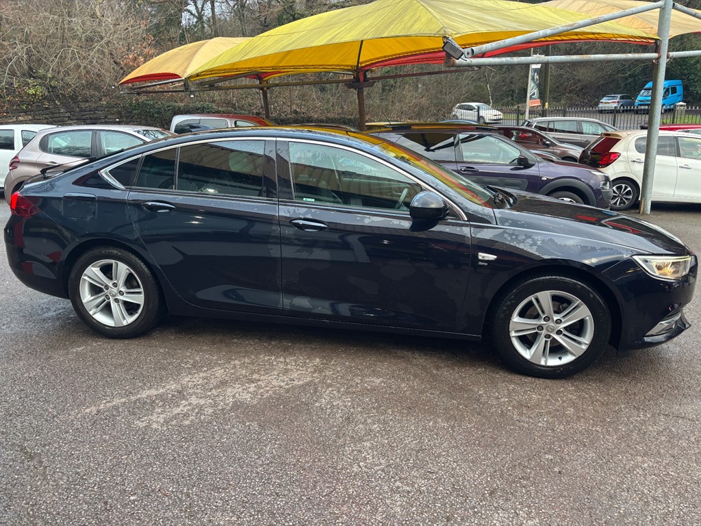 Used Vauxhall Insignia 2017 for sale - 77339738: Photo 1