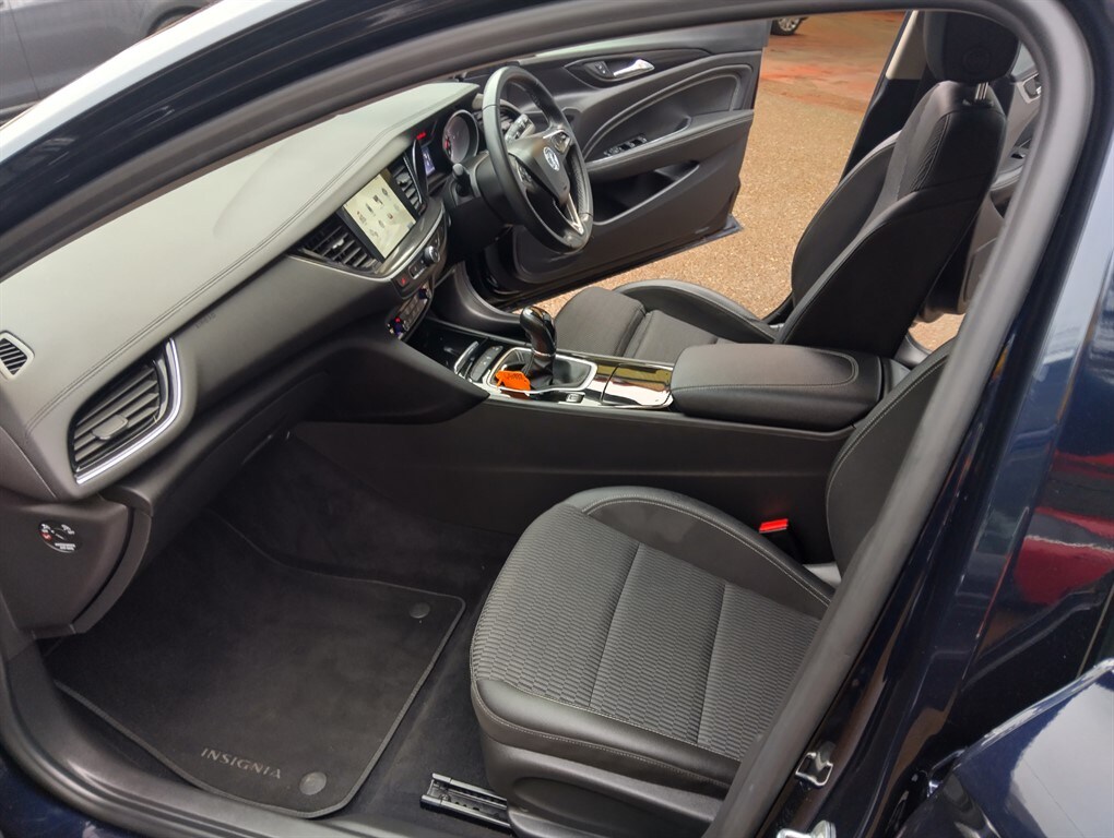 Used Vauxhall Insignia 2017 for sale - 77339738: Photo 12