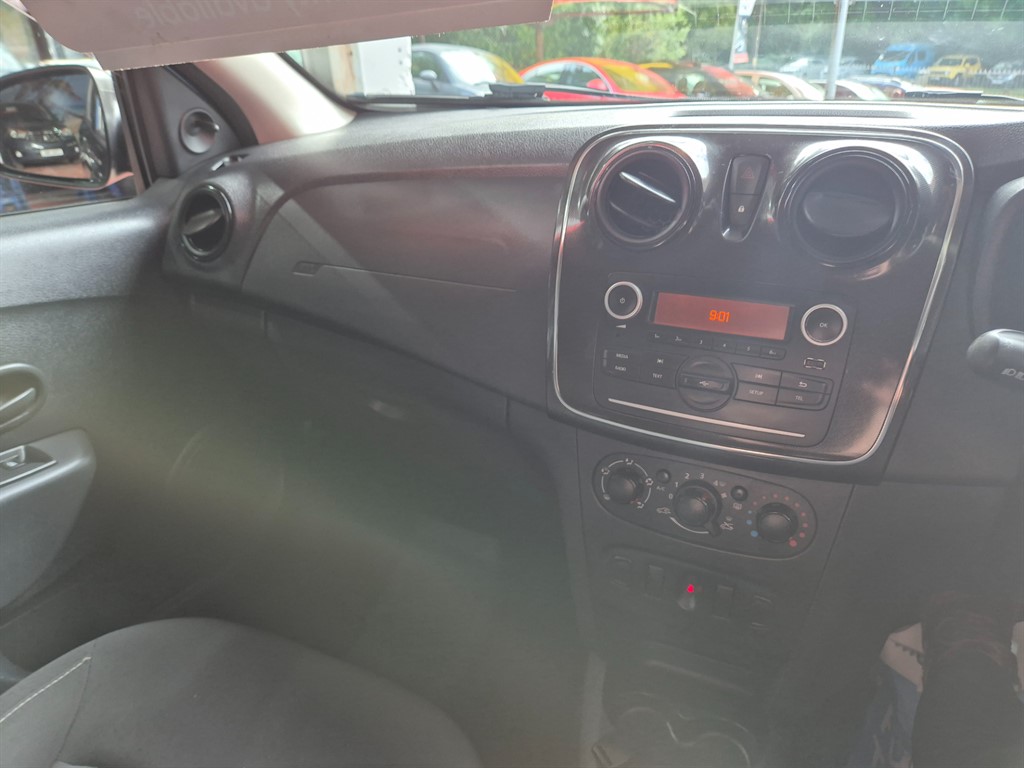 Used Dacia Sandero 2017 for sale - 77336149: Photo 9