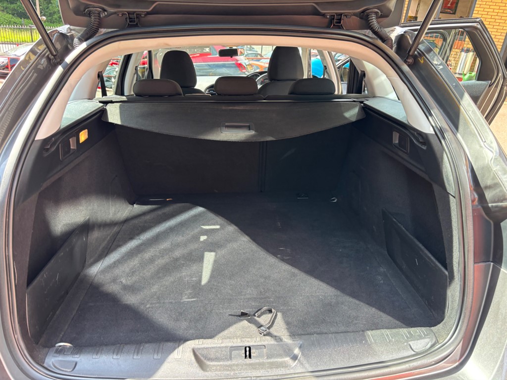 Used Peugeot 308 2017 for sale - 77336177: Photo 10