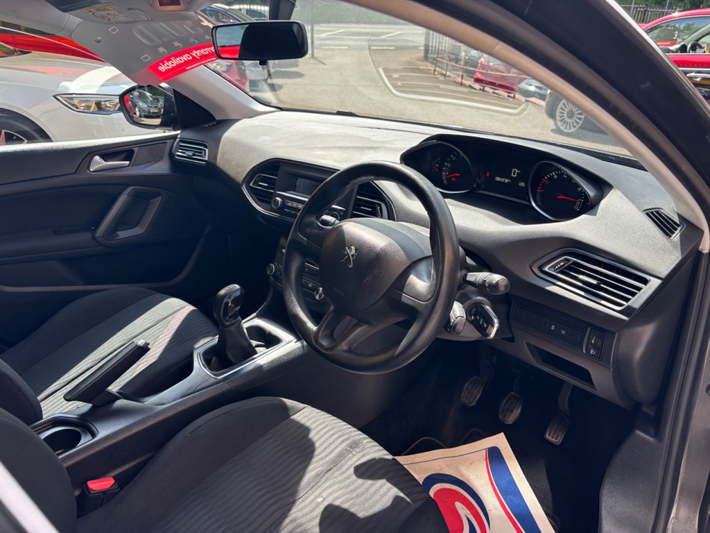 Used Peugeot 308 2017 for sale - 77336177: Photo 5