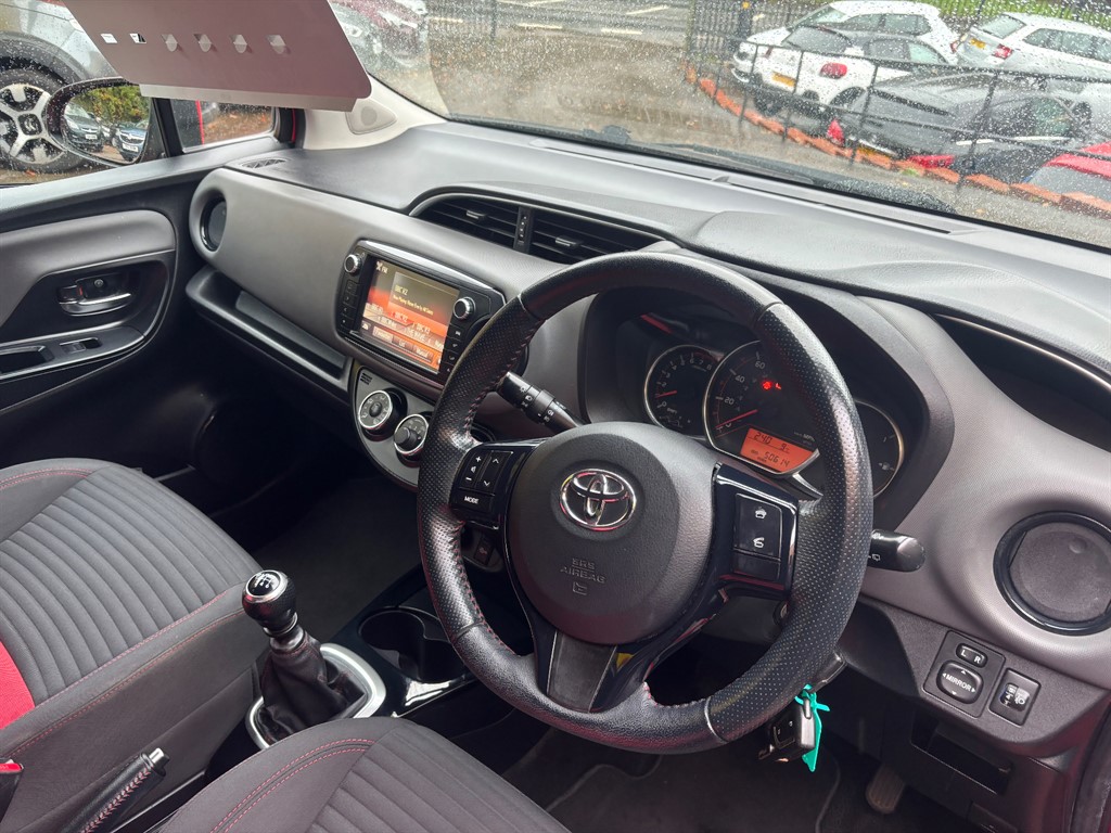 Used Toyota Yaris 2015 for sale - 76221941: Photo 12