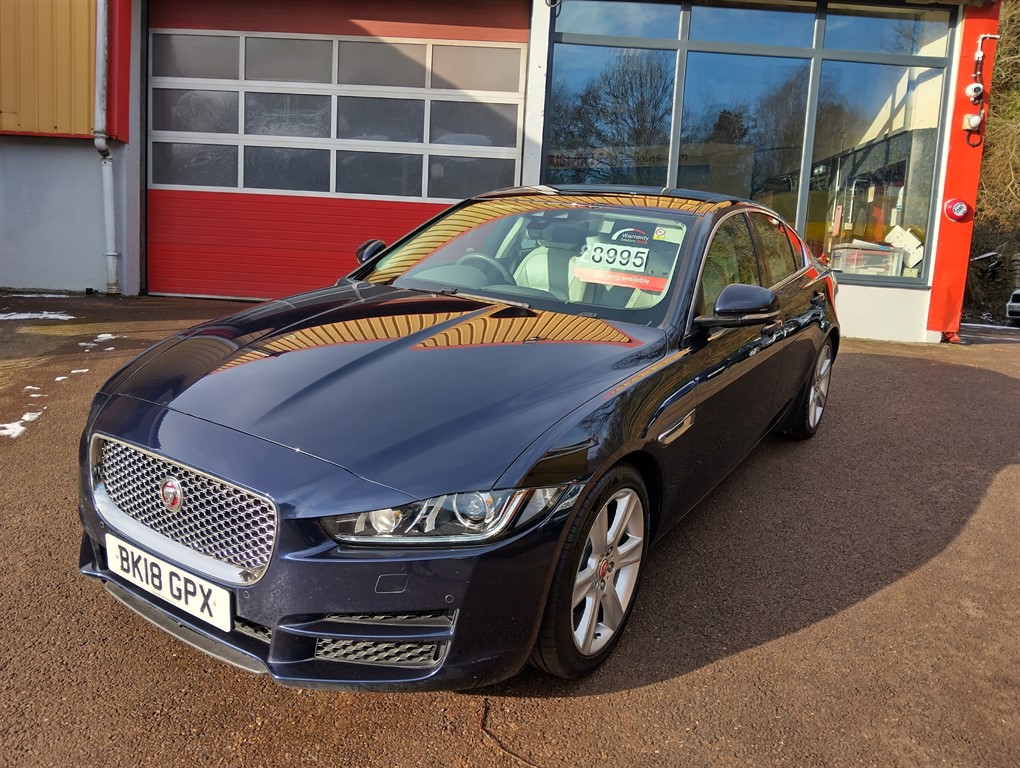 Used Jaguar XE 2018 for sale - 77095438: Photo 2