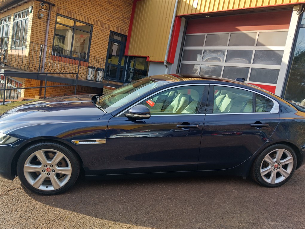 Used Jaguar XE 2018 for sale - 77095438: Photo 3