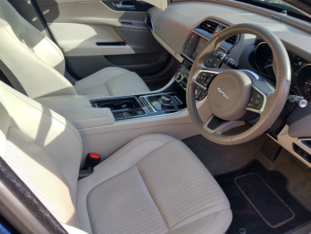 Used Jaguar XE 2018 for sale - 77095438: Photo 6