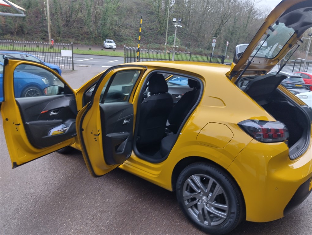 Used Peugeot 208 2022 for sale - 77532399: Photo 16