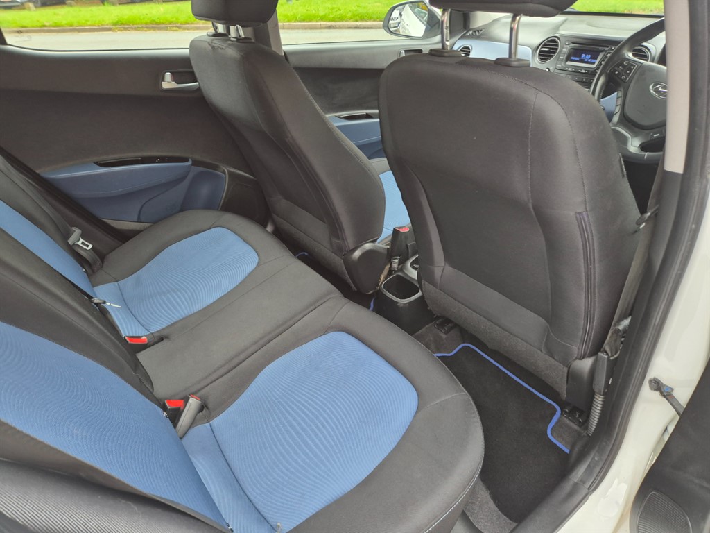Used Hyundai i10 2015 for sale - 76146317: Photo 10