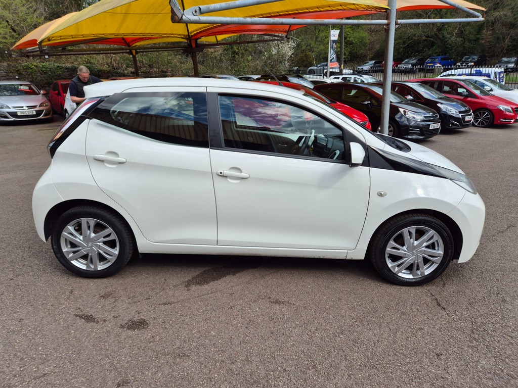 Used Toyota AYGO 2015 for sale - 76568193: Photo 9