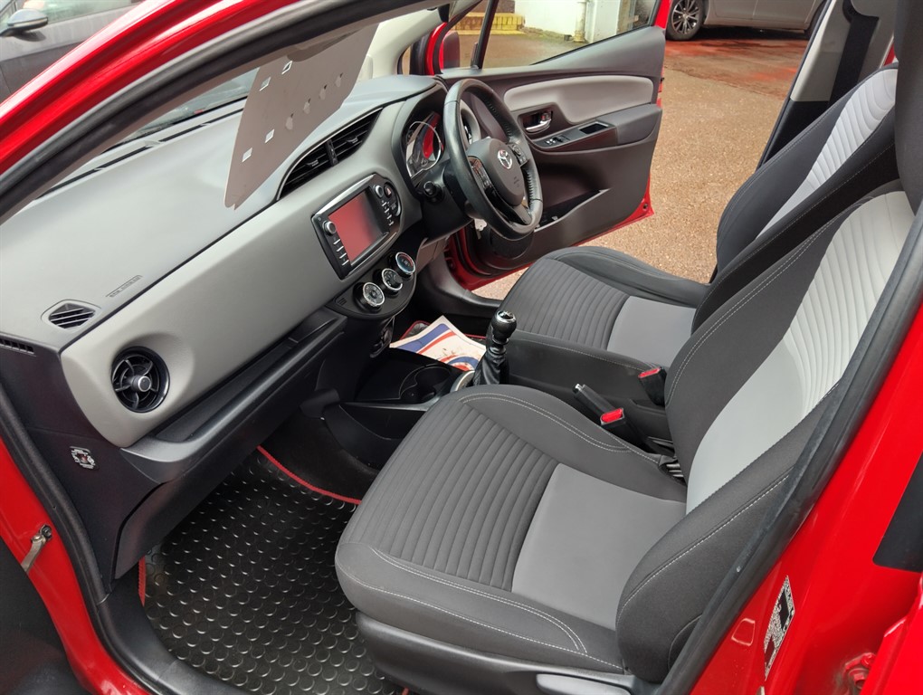 Used Toyota Yaris 2020 for sale - 77367307: Photo 11