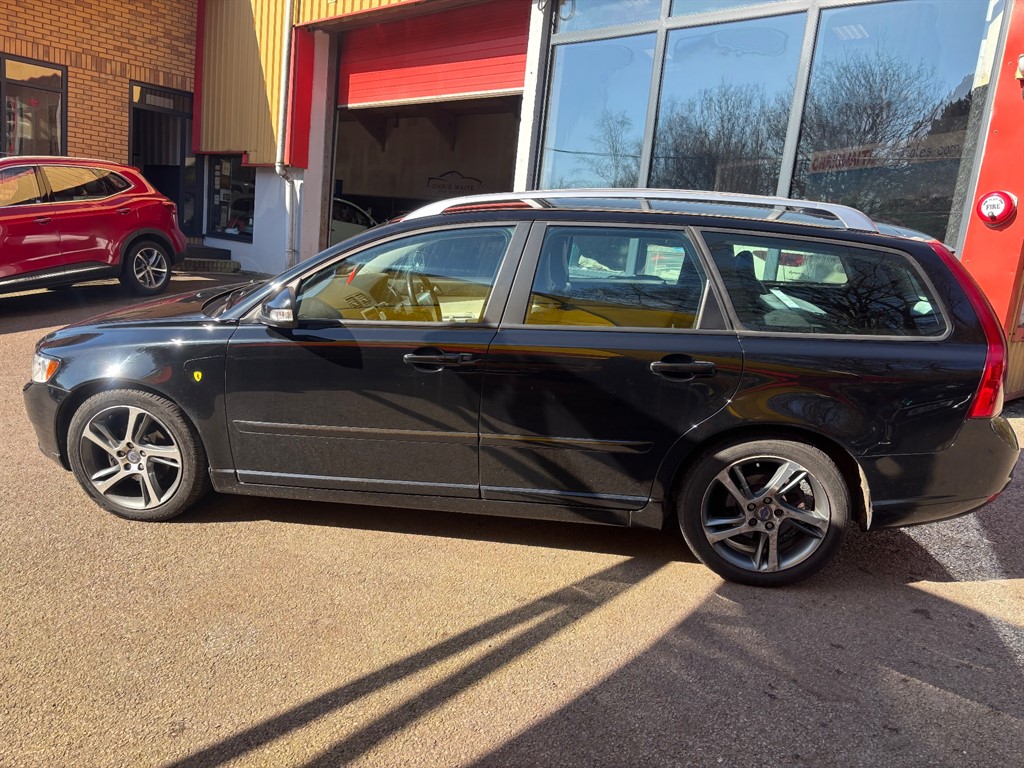 Used Volvo V50 2012 for sale - 77934789: Photo 3