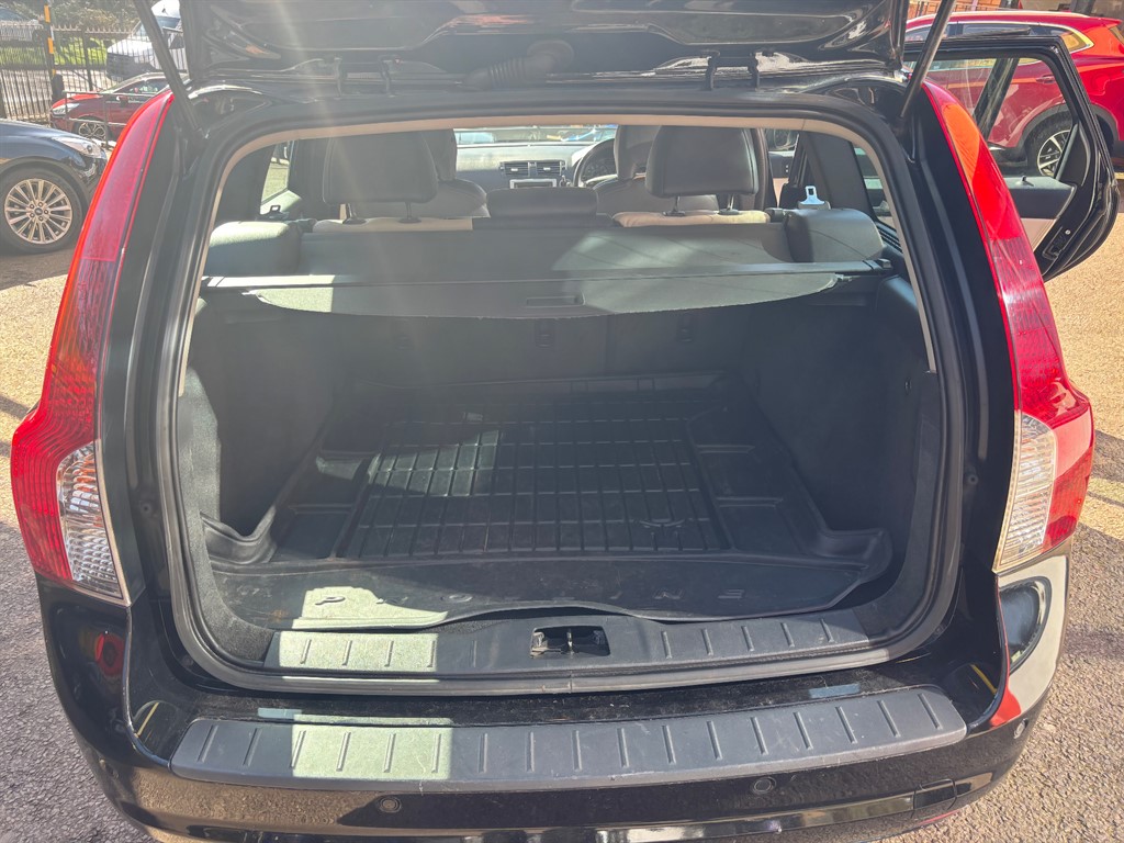 Used Volvo V50 2012 for sale - 77934789: Photo 6