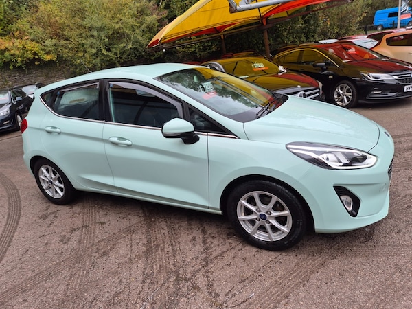 Used Ford Fiesta 2017 for sale - 76221925: Photo 3