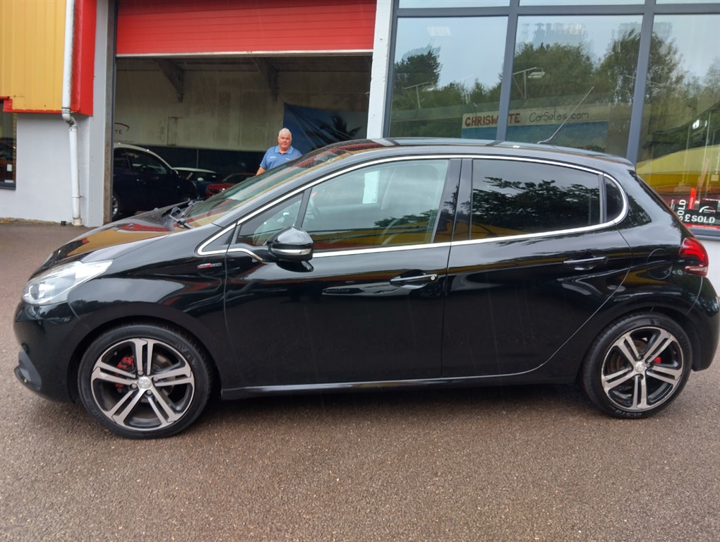 Used Peugeot 208 2015 for sale - 77848327: Photo 4