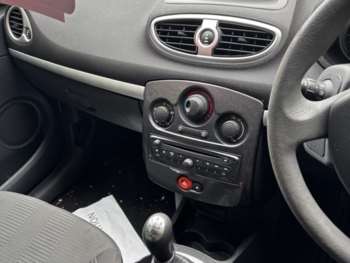 Used Renault Clio 2011 for sale - 74745363: Photo