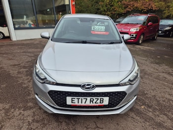 Used Hyundai i20 2017 for sale - 76415422: Photo