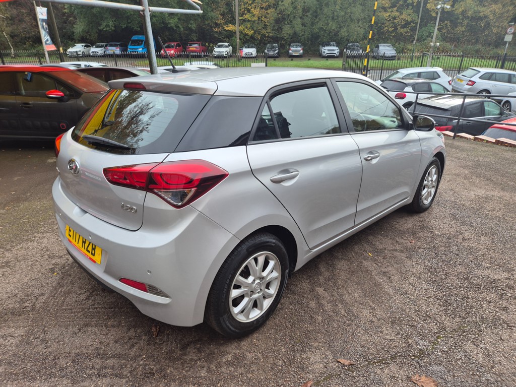 Used Hyundai i20 2017 for sale - 76415422: Photo 5