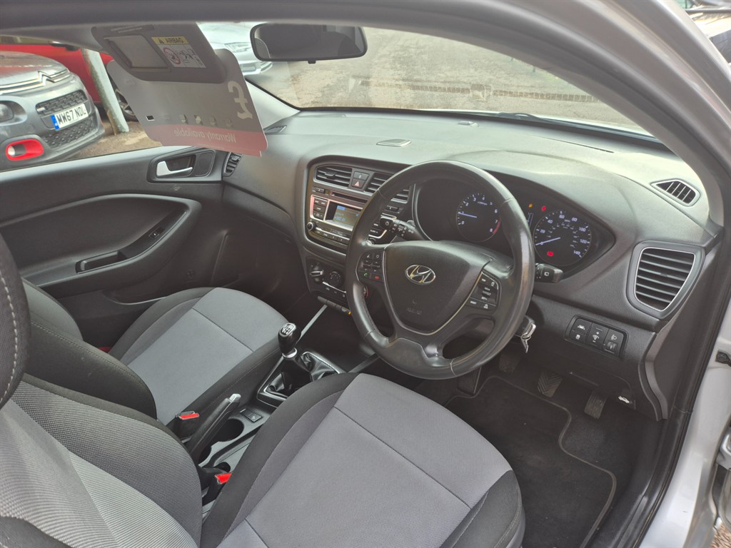 Used Hyundai i20 2017 for sale - 76415422: Photo 6