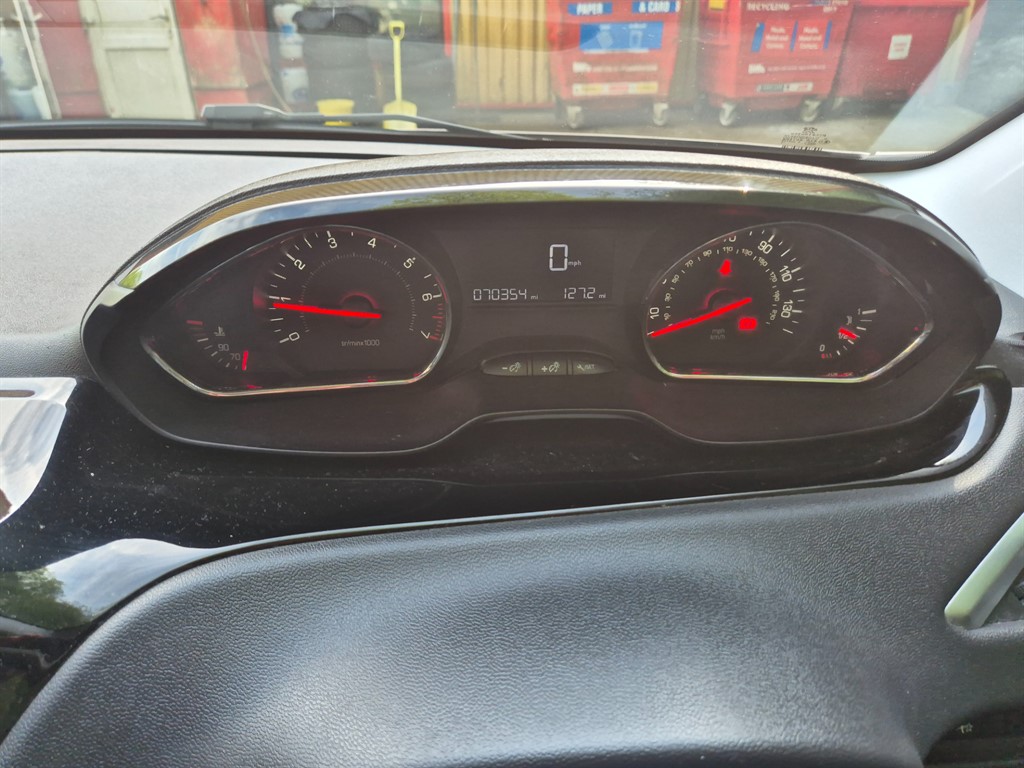 Used Peugeot 208 2014 for sale - 77336120: Photo 12