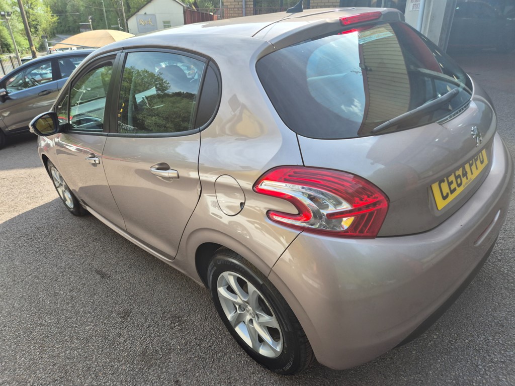 Used Peugeot 208 2014 for sale - 77336120: Photo 7