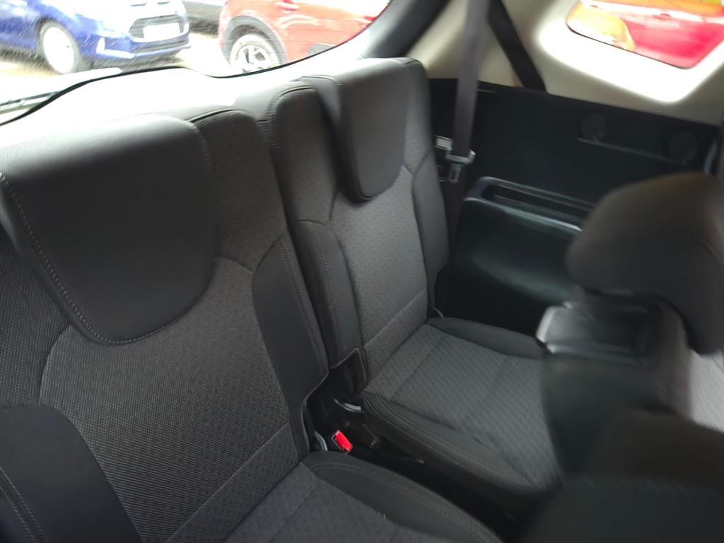 Used Kia Carens 2018 for sale - 77367300: Photo 12